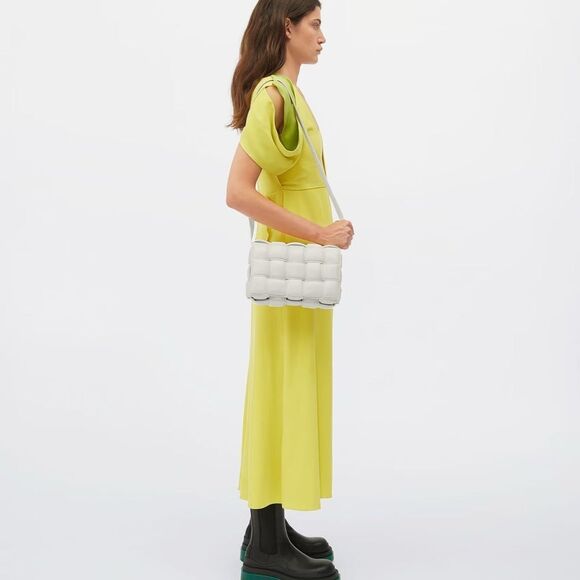 Bottega Veneta The Cassette Padded Leather Crossbody Bag - Picture 4 of 16